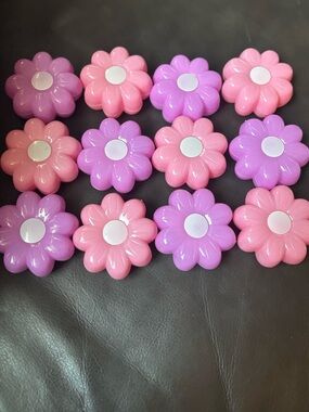 🌸New Mystery Jewelry 🌸
New Jewelry in each flower! MSRP $15